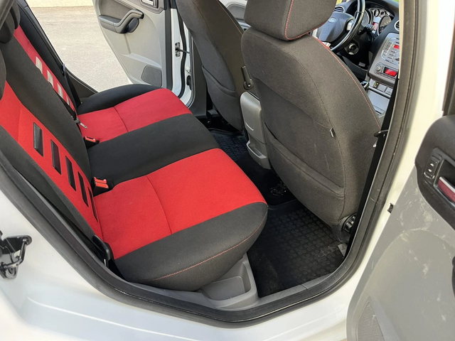 Ford Focus 1.6i 116кс ГАЗОВ ИНЖЕКЦИОН КЛИМАТРОНИК - автомобили, коли, обяви за нови и употребявани 9