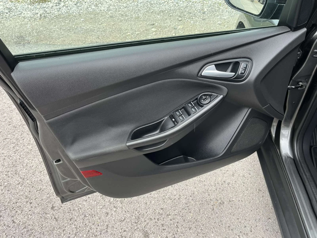 Ford Focus 1.5TDCI 95кс EURO 6B АВТОПИЛОТ ВНОС ИТАЛИЯ - автомобили, коли, обяви за нови и употребявани 6