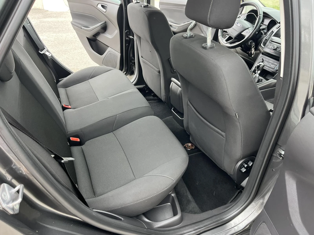 Ford Focus 1.5TDCI 95кс EURO 6B АВТОПИЛОТ ВНОС ИТАЛИЯ - автомобили, коли, обяви за нови и употребявани 9