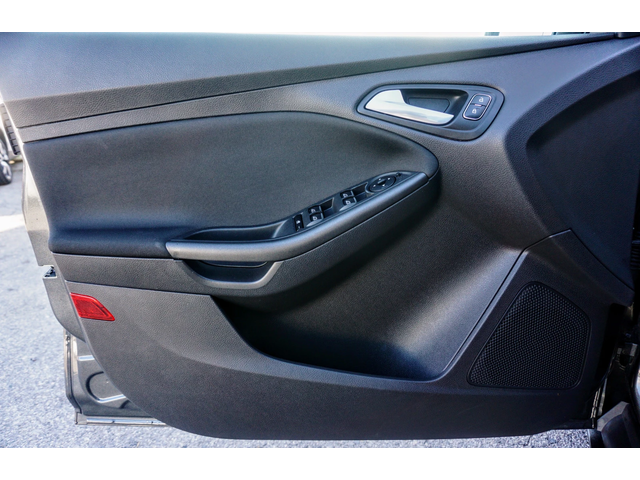 Ford Focus 1.6i GPL TITANIUM - автомобили, коли, обяви за нови и употребявани 4