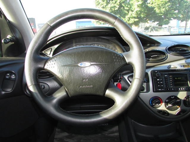 Ford Focus 1.6i EURO3 - автомобили, коли, обяви за нови и употребявани 10
