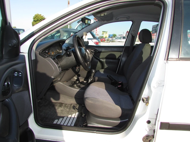 Ford Focus 1.6i EURO3 - автомобили, коли, обяви за нови и употребявани 7