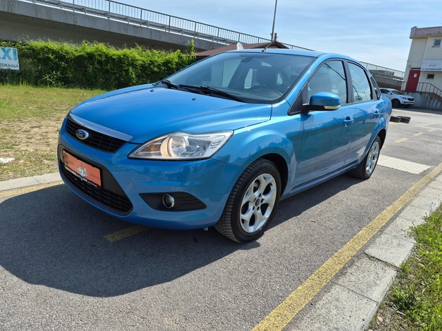 Ford Focus 1.6i - автомобили, коли, обяви за нови и употребявани 0
