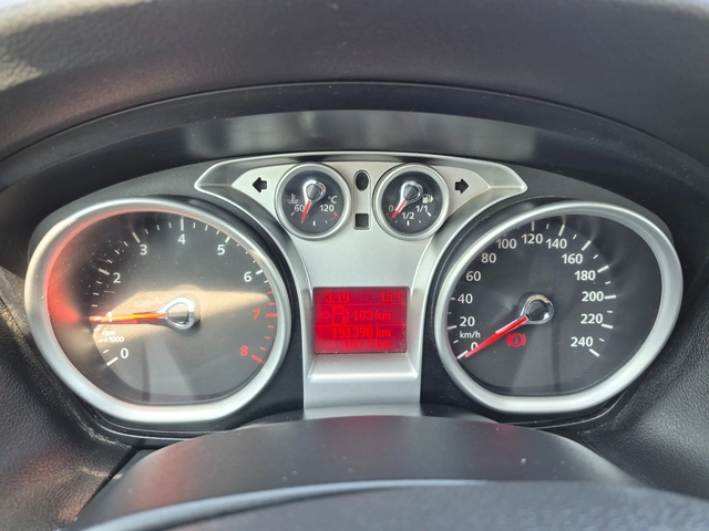 Ford Focus 1.6i - автомобили, коли, обяви за нови и употребявани 13