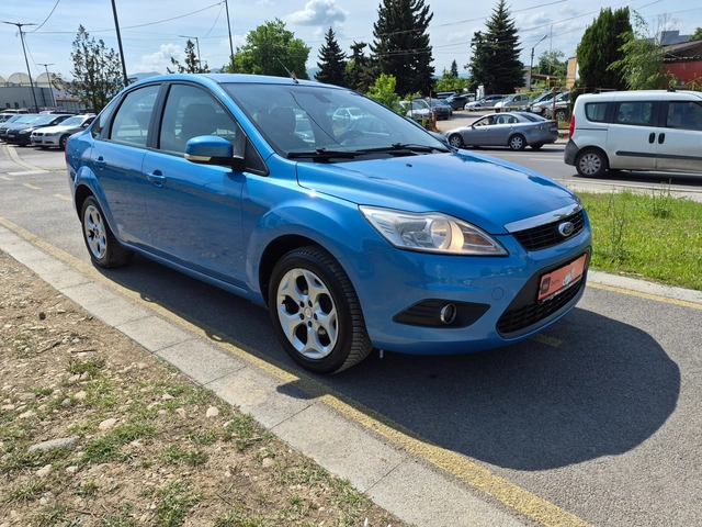 Ford Focus 1.6i - автомобили, коли, обяви за нови и употребявани 2
