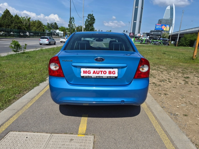 Ford Focus 1.6i - автомобили, коли, обяви за нови и употребявани 3