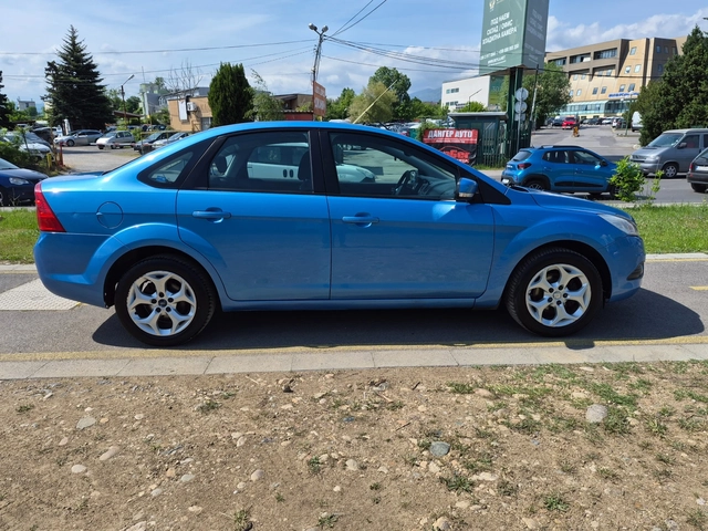 Ford Focus 1.6i - автомобили, коли, обяви за нови и употребявани 5