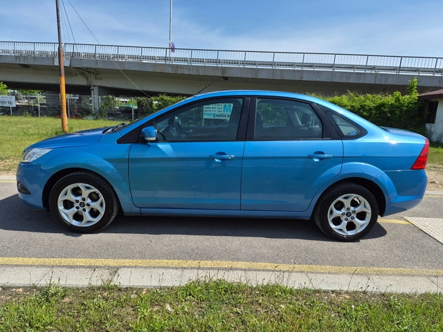 Ford Focus 1.6i - автомобили, коли, обяви за нови и употребявани 6