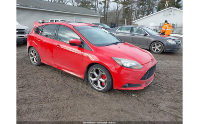 ford-focus-st-2-0l-i-4-di-dohc-vvt-turbo-252hp-front-wheel-drive - 0