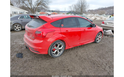 ford-focus-st-2-0l-i-4-di-dohc-vvt-turbo-252hp-front-wheel-drive - 3