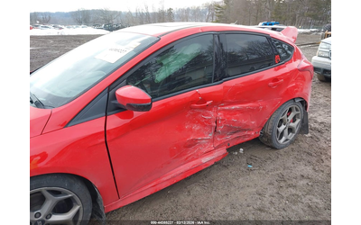 ford-focus-st-2-0l-i-4-di-dohc-vvt-turbo-252hp-front-wheel-drive - 5