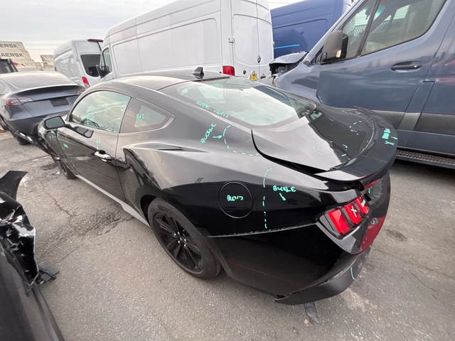 Ford Mustang GT / ОЧАКВАН ВНОС - автомобили, коли, обяви за нови и употребявани 3