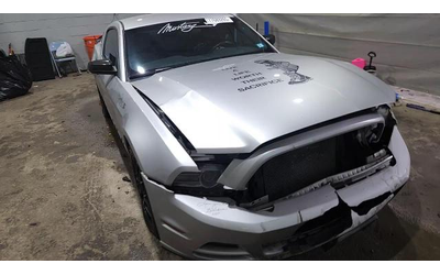 ford-mustang-3-7l-6-rear-wheel-drive - 0