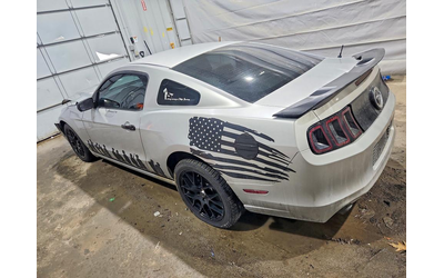 ford-mustang-3-7l-6-rear-wheel-drive - 2