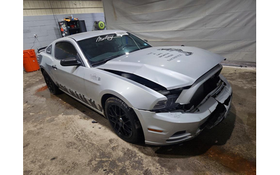 ford-mustang-3-7l-6-rear-wheel-drive - 4