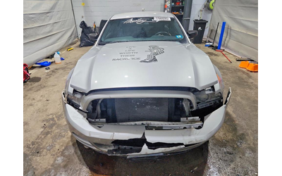 ford-mustang-3-7l-6-rear-wheel-drive - 5