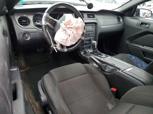 Ford Mustang 3.7L 6 Rear-wheel drive - автомобили, коли, обяви за нови и употребявани 8