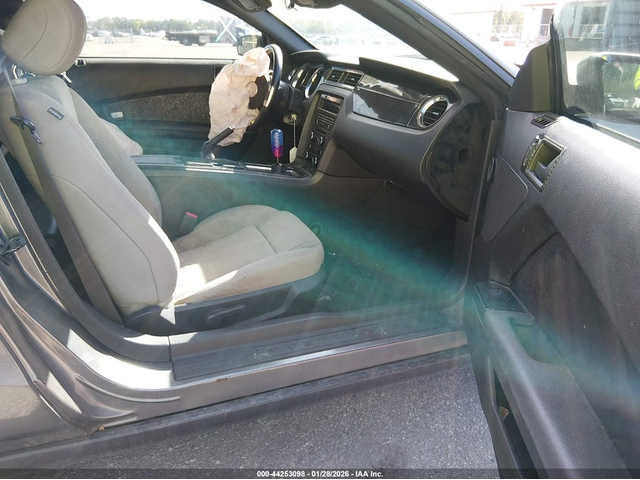 Ford Mustang 3.7L V-6 DOHC, VVT, 305HP Rear Wheel Drive - автомобили, коли, обяви за нови и употребявани 4