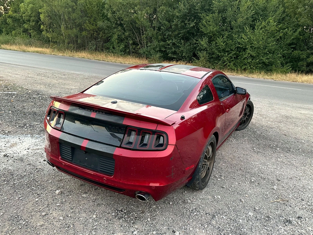 Ford Mustang 3.7 V6 / NAVI - автомобили, коли, обяви за нови и употребявани 3