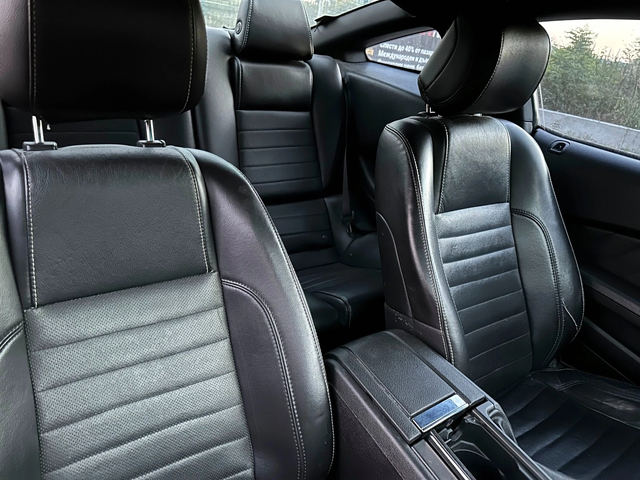 Ford Mustang 3.7 V6 / NAVI - автомобили, коли, обяви за нови и употребявани 6