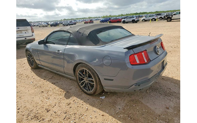 ford-mustang-4-0l-6-rear-wheel-drive - 1