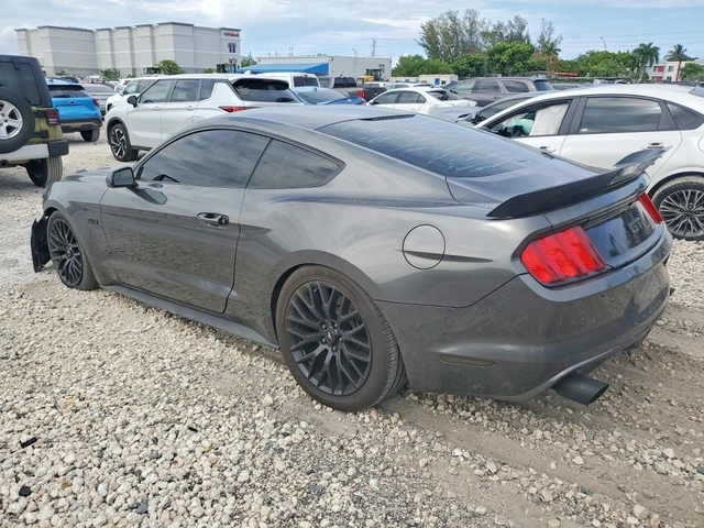 Ford Mustang 5.0 GT - автомобили, коли, обяви за нови и употребявани 3