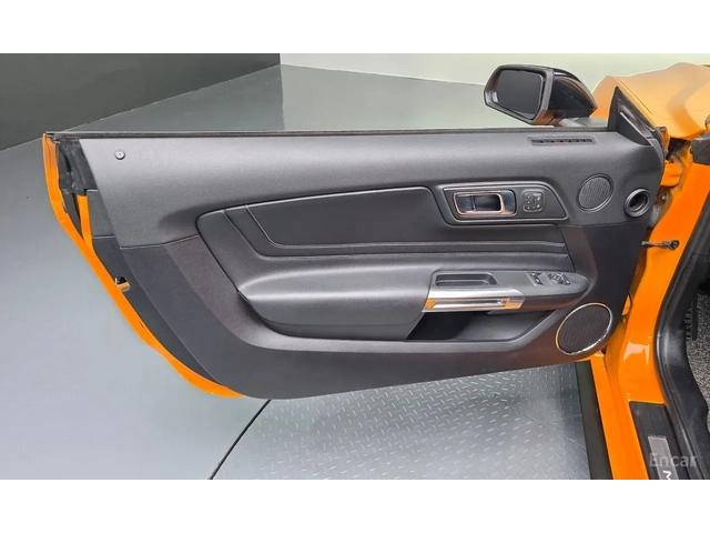 Ford Mustang DIGITALDISTRONIC/LANE ASSIST/ОБДУХВАНЕ / 2 Ключа - автомобили, коли, обяви за нови и употребявани 13