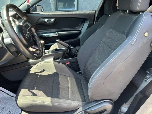 Ford Mustang V6 РЪЧКА - автомобили, коли, обяви за нови и употребявани 9