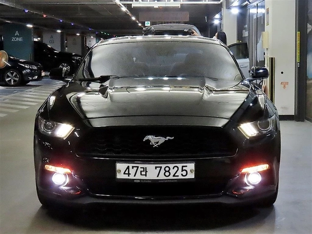 Ford Mustang 2.3 * ОБДУХ * КАМЕРА * ЧЕРВЕН САЛОН - автомобили, коли, обяви за нови и употребявани 1