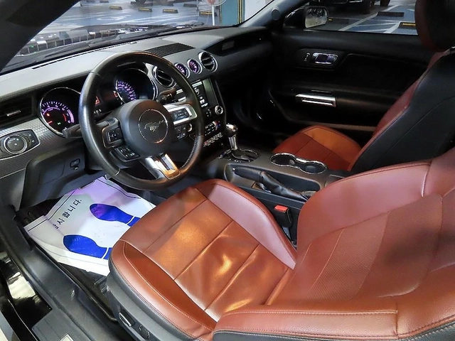 Ford Mustang 2.3 * ОБДУХ * КАМЕРА * ЧЕРВЕН САЛОН - автомобили, коли, обяви за нови и употребявани 8
