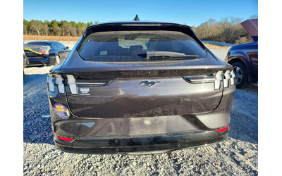 ford-mustang-mach-e - 5