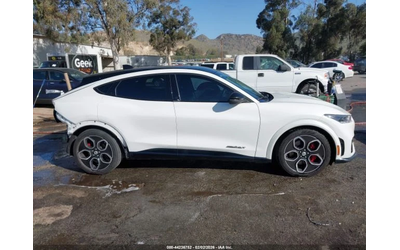 ford-mustang-mach-e - 4