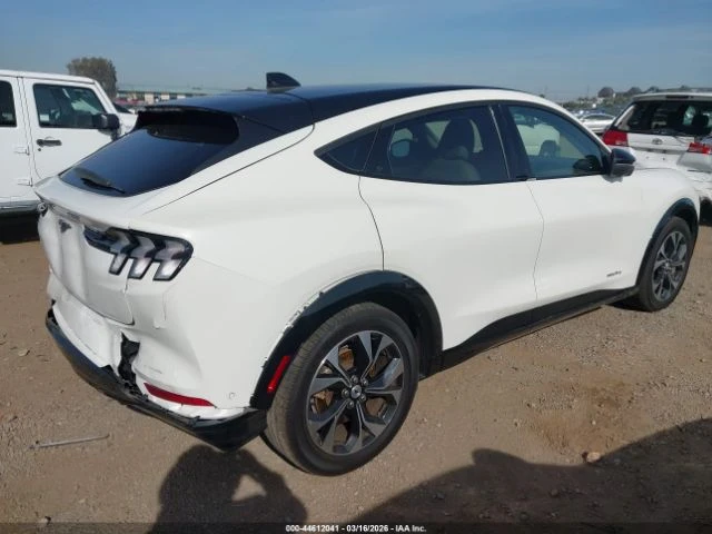 Ford Mustang Mach-E PREMIUM - автомобили, коли, обяви за нови и употребявани 6