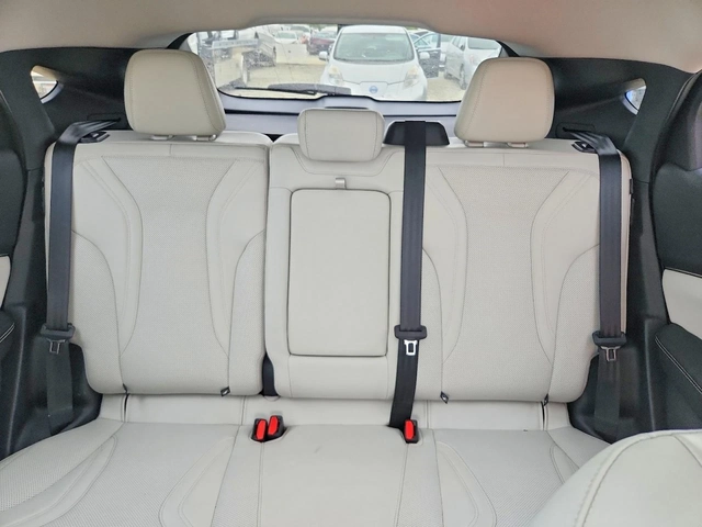 Ford Mustang Mach-E Premium Standard Range RWD - автомобили, коли, обяви за нови и употребявани 9