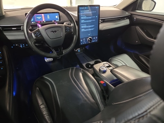 Ford Mustang Mach-E - автомобили, коли, обяви за нови и употребявани 9