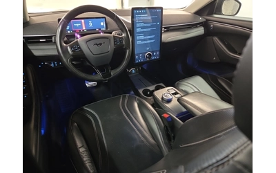 Ford Mustang Mach-E - автомобили, коли, обяви за нови и употребявани 9