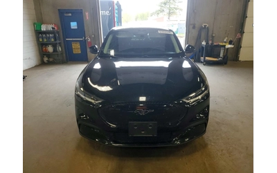 ford-mustang-mach-e - 4