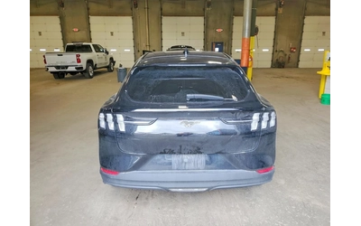 ford-mustang-mach-e - 5