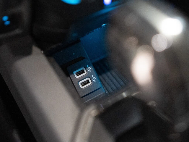 Ford Raptor SuperCrew 4WD * 68827км!* АвтоКредит* (ЦЕНА ДО БГ) - автомобили, коли, обяви за нови и употребявани 15