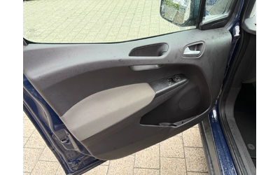 Ford Tourneo Courier 1.5TDCI Климатик - автомобили, коли, обяви за нови и употребявани 11