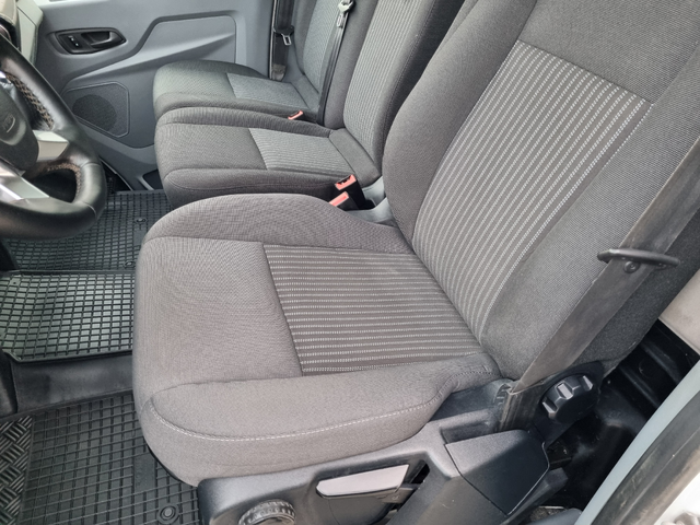 Ford Transit 2.0TDCi-131ps 2018г. ОБСЛУЖЕН= КАТО НОВ! - автомобили, коли, обяви за нови и употребявани 9