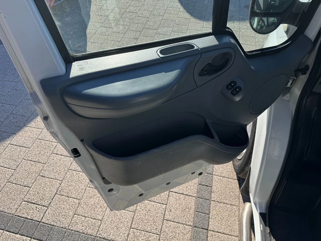 Ford Transit 6-местен Климатик L1H1 - автомобили, коли, обяви за нови и употребявани 11