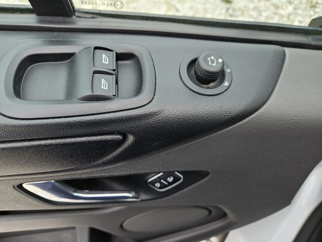 Ford Transit Custom - автомобили, коли, обяви за нови и употребявани 11