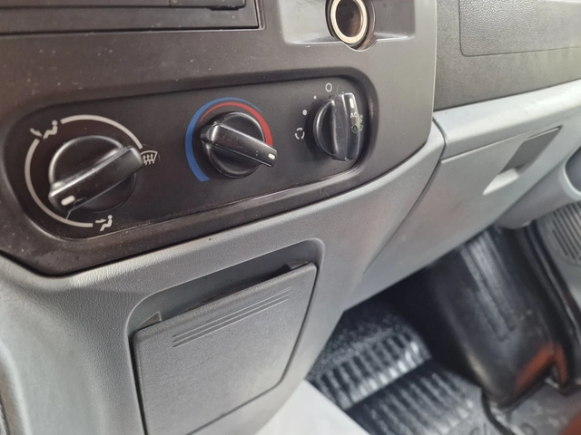 Ford Transit 2.2TDCi - автомобили, коли, обяви за нови и употребявани 9
