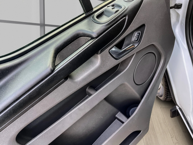 Ford Transit Custom 2.0 TDCI - автомобили, коли, обяви за нови и употребявани 5