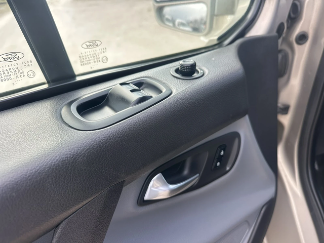 Ford Transit Custom - автомобили, коли, обяви за нови и употребявани 10