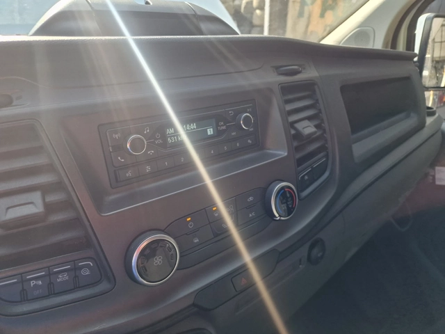 Ford Transit Custom 2.0TDCi - автомобили, коли, обяви за нови и употребявани 11