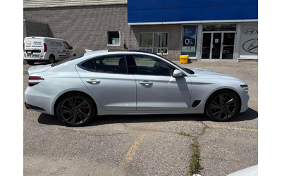 genesis-g70-3-3l-6cyl-awd - 2