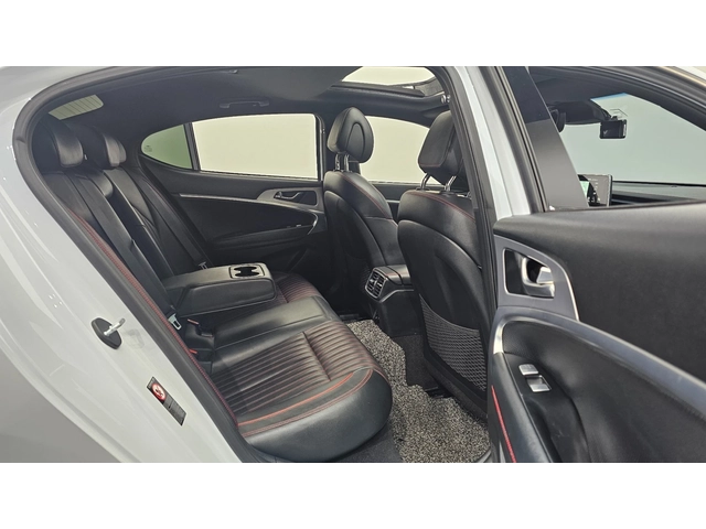 Genesis G70 : 2.0T Sport Package | Panorama | HUD | Lexicon - автомобили, коли, обяви за нови и употребявани 8