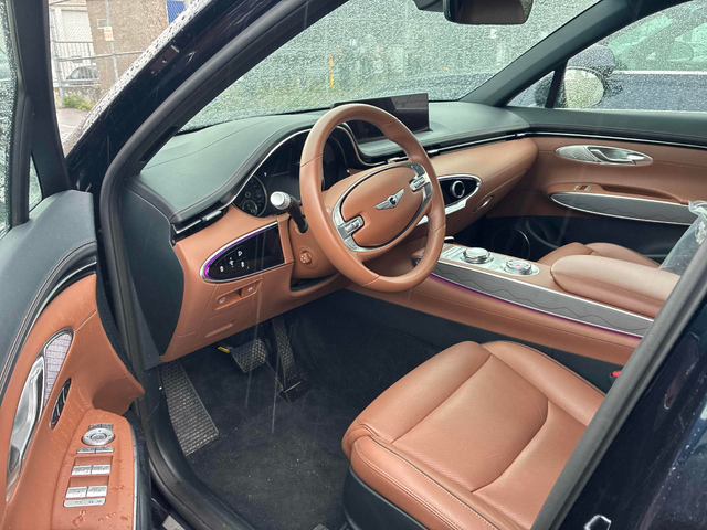 Genesis GV70 2.5L 4cyl AWD - автомобили, коли, обяви за нови и употребявани 4